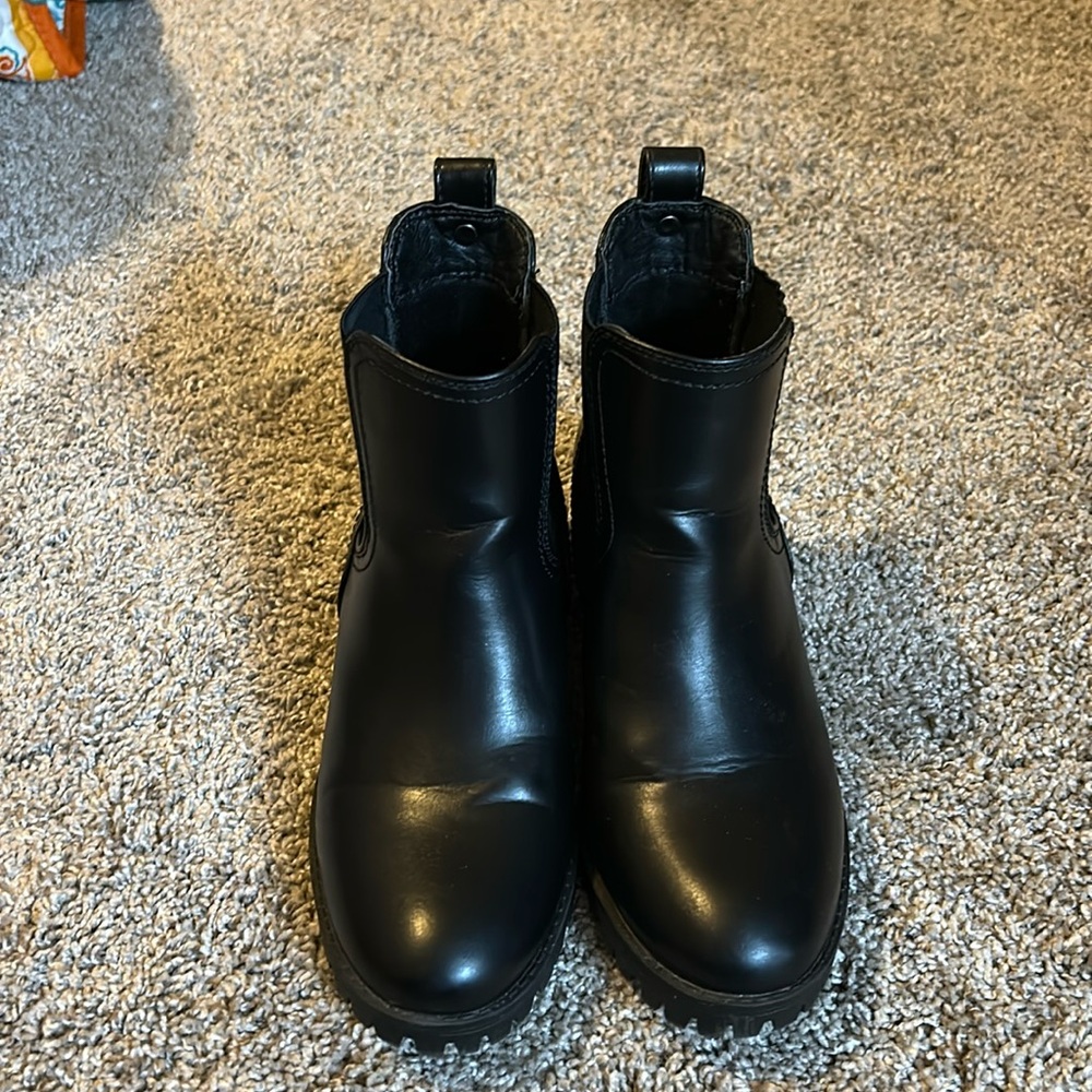 Black short boots